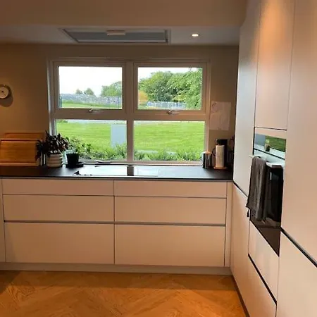 Spacious Modern In Close Proximity To Ons *