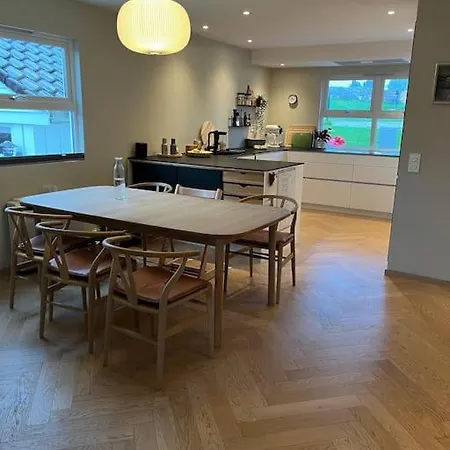 Spacious Modern In Close Proximity To Ons