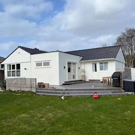 Spacious Modern In Close Proximity To Ons